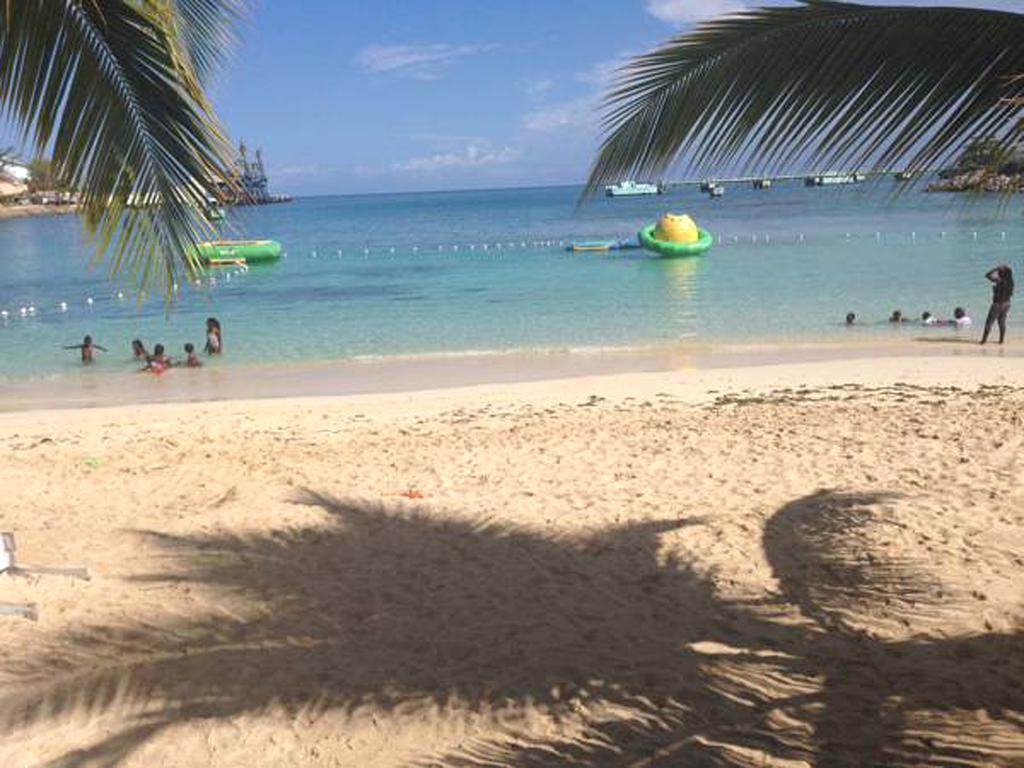 Turtle Beach Towers Apt 22 C - Ocho Rios Eksteriør bilde