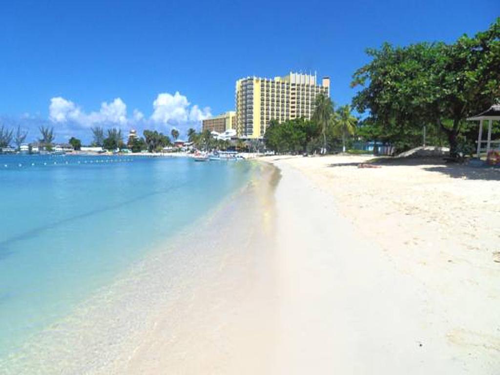 Turtle Beach Towers Apt 22 C - Ocho Rios Eksteriør bilde